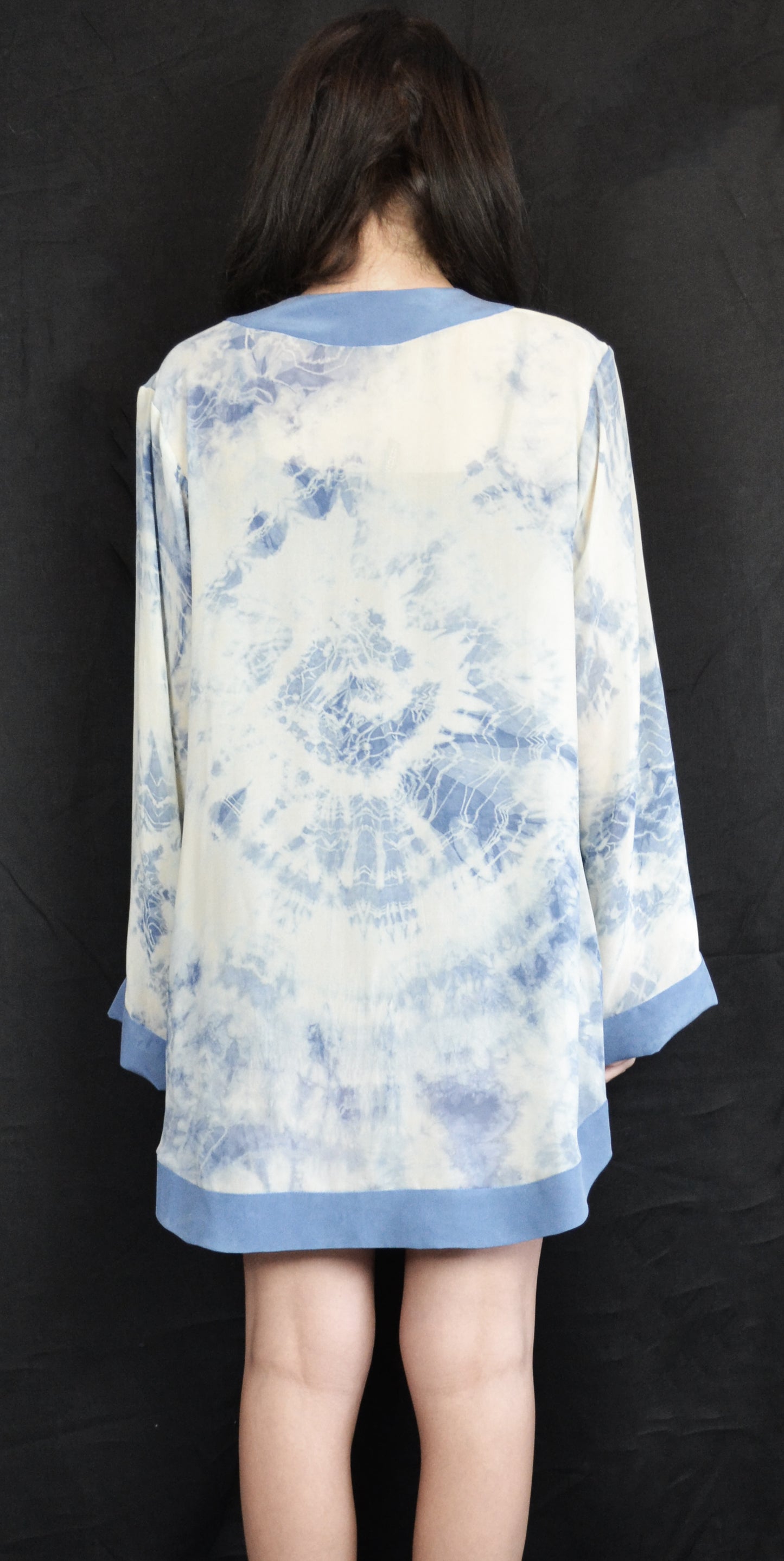 Undulate Robe