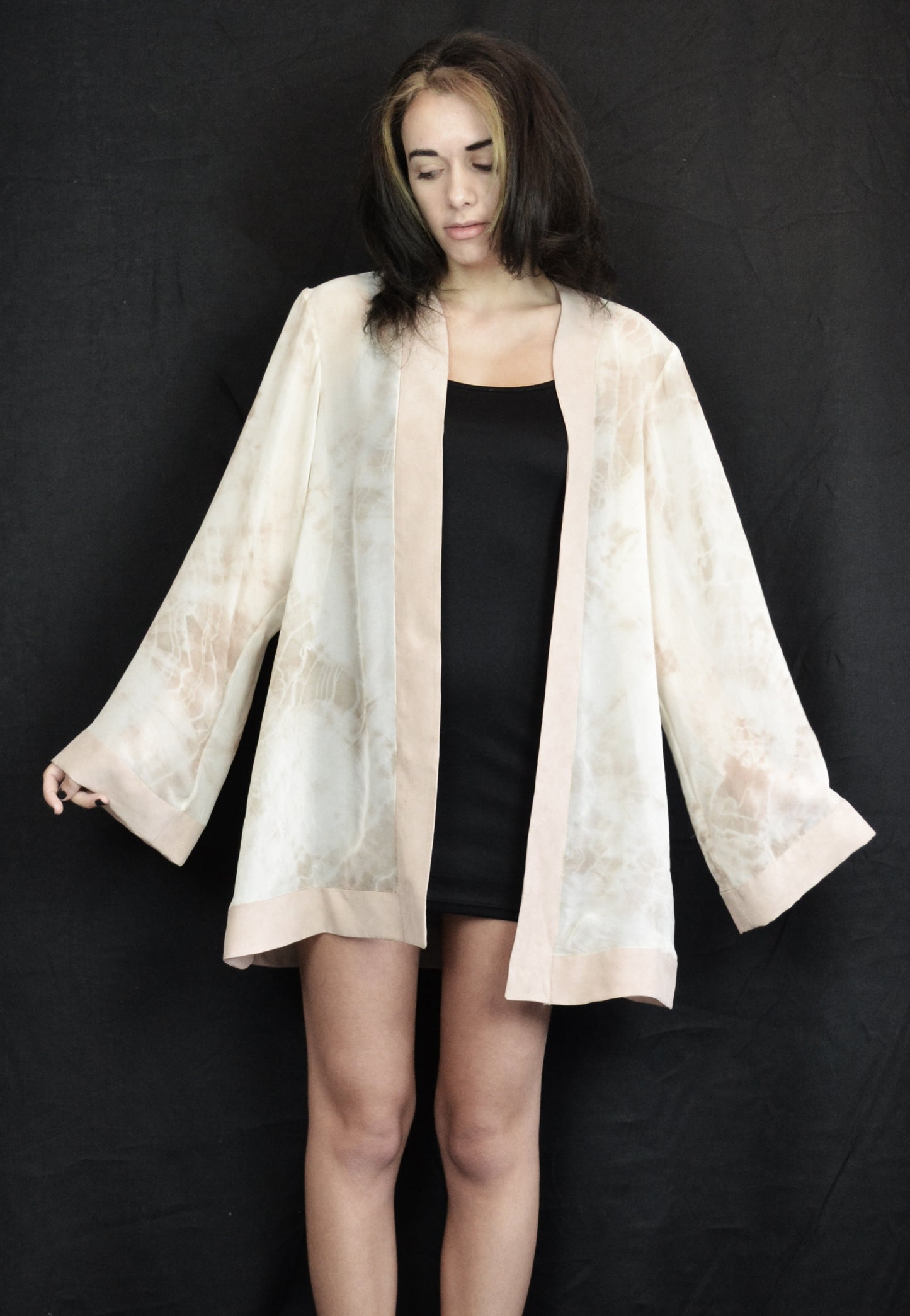 Undulate Robe