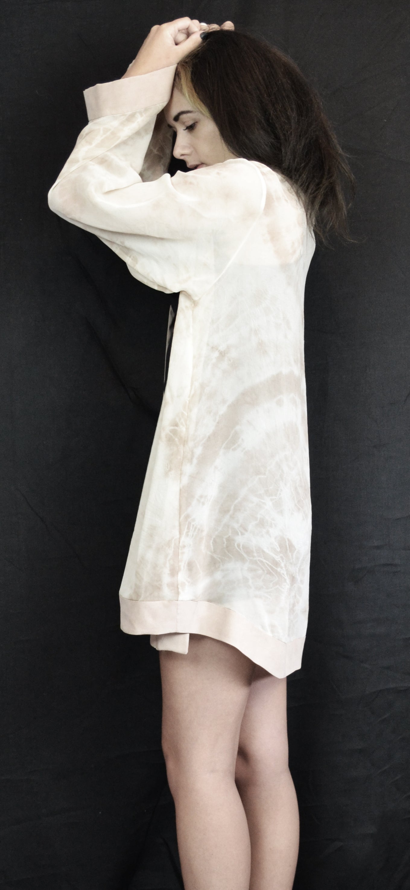 Undulate Robe