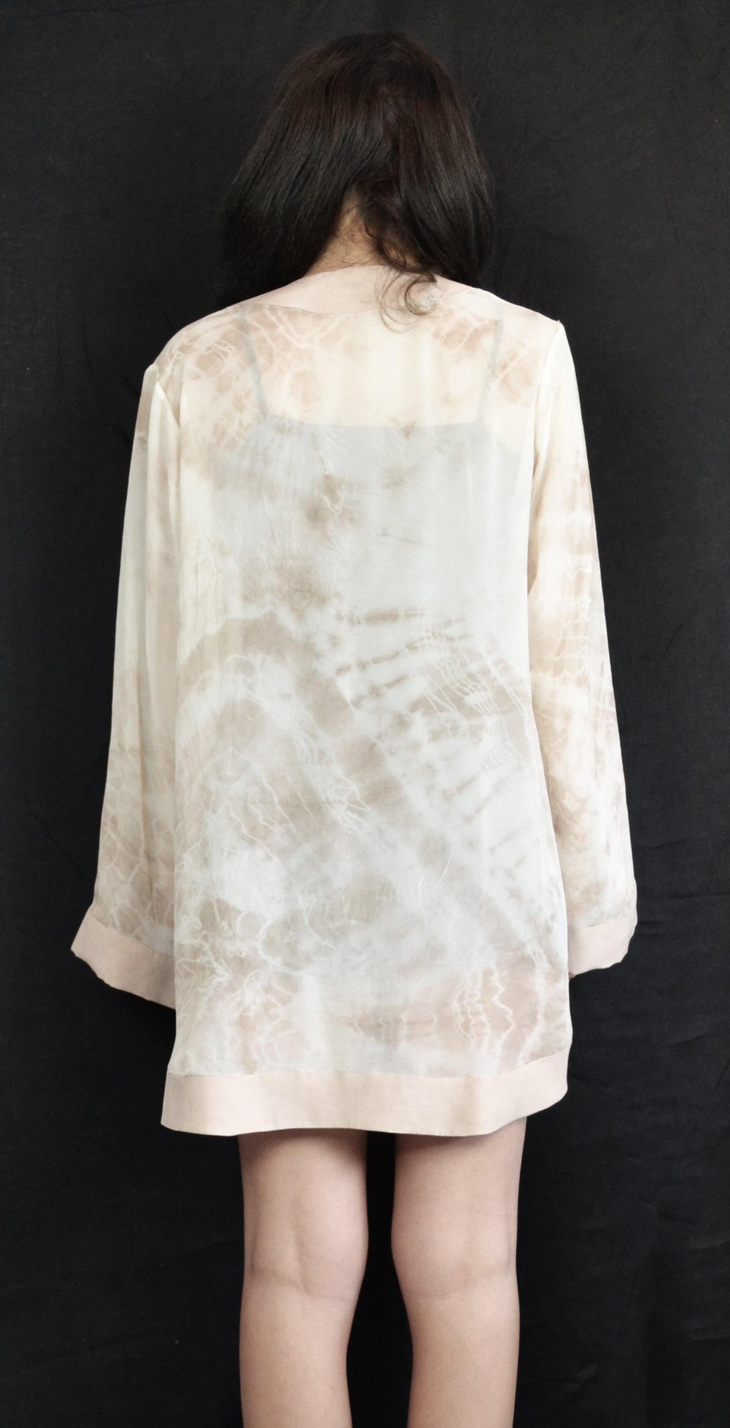 Undulate Robe