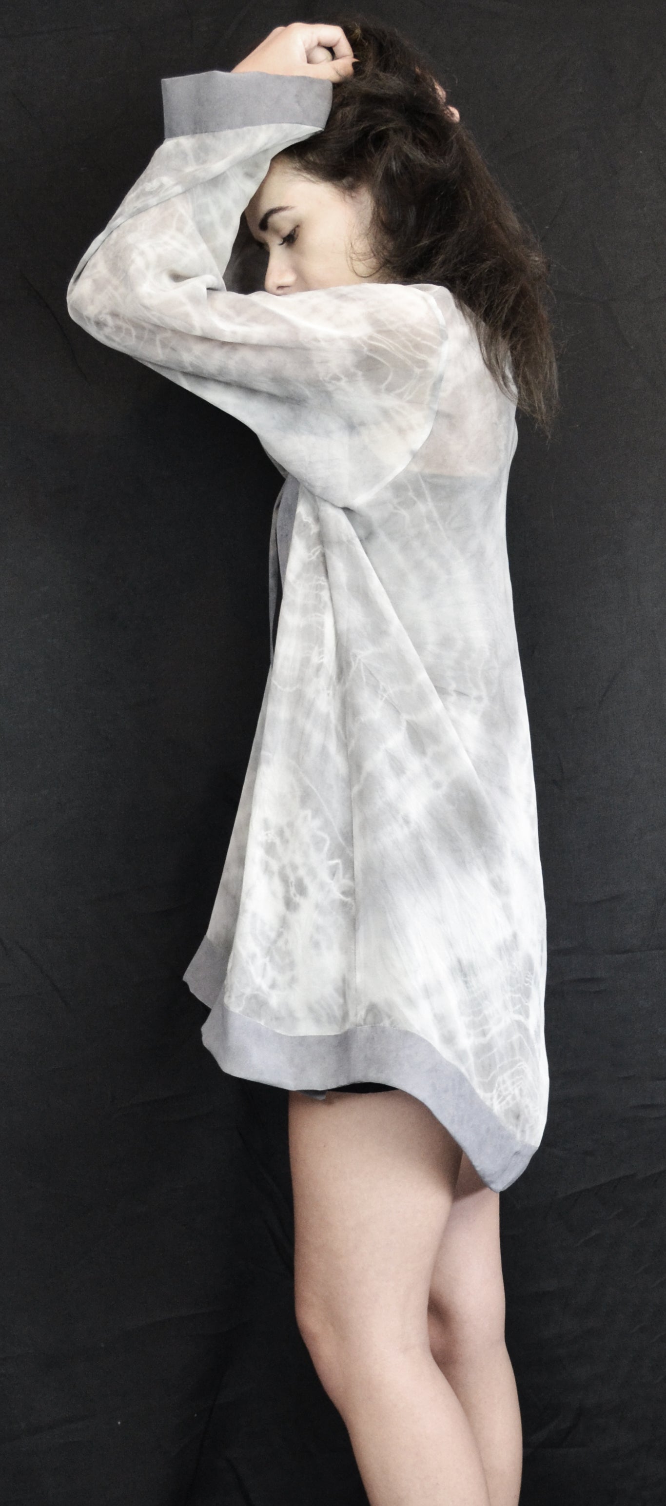 Undulate Robe